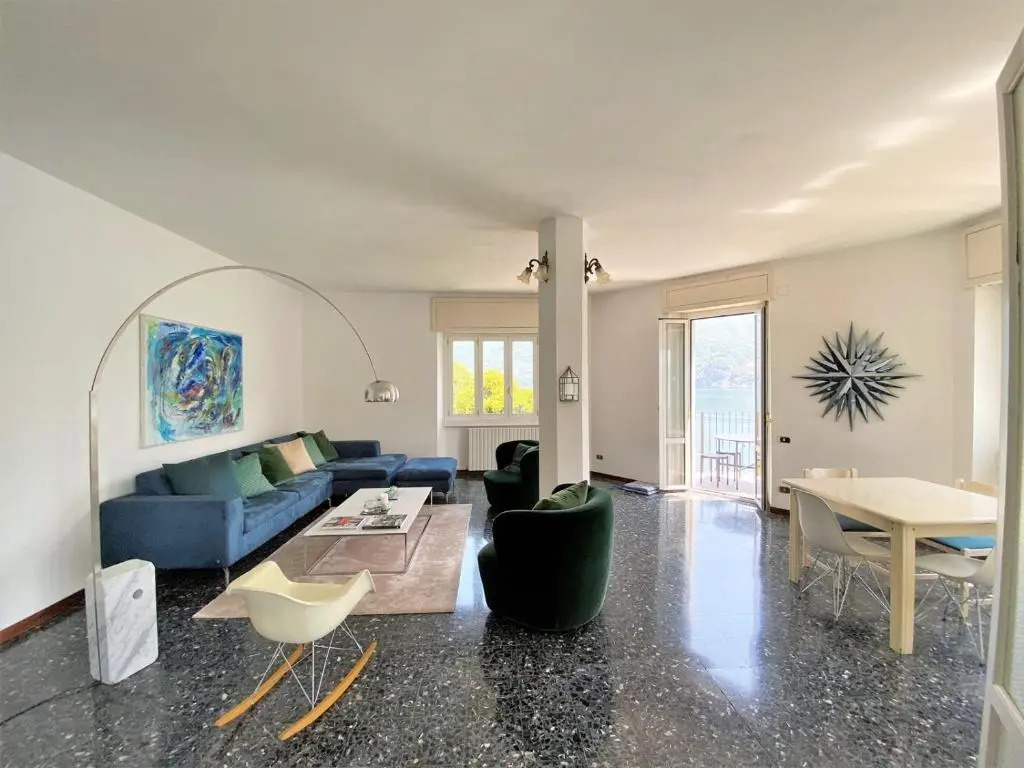 Large Apartment 200 m2 Fantastic View on Lake Como