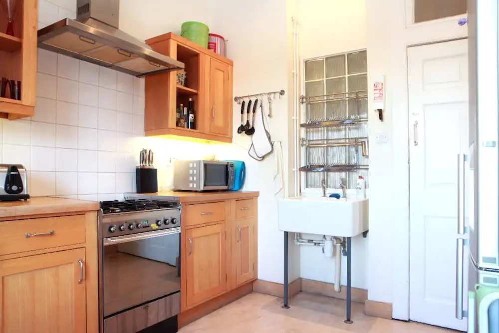 3 Bedroom Flat In Edinburgh City Centre