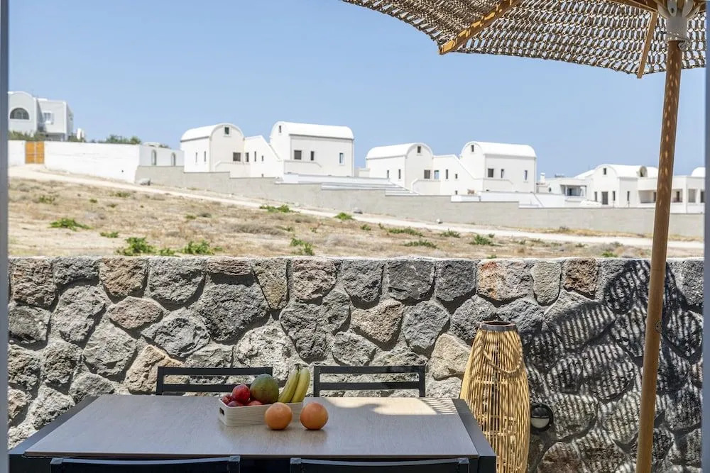 Alafropetra Luxury Suites