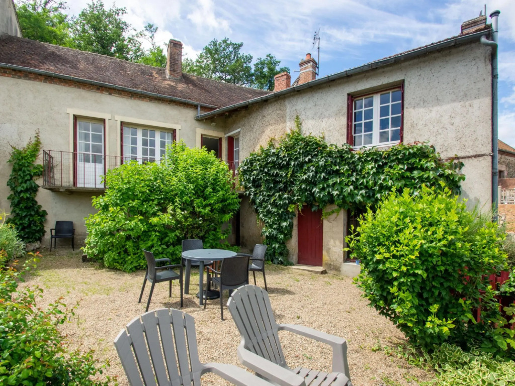 Beautiful Holiday Home in Hérisson with Private Garden
