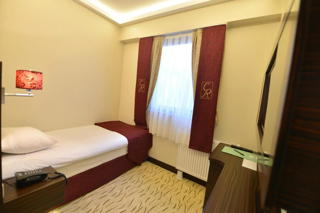 Golden Siyav Hotel