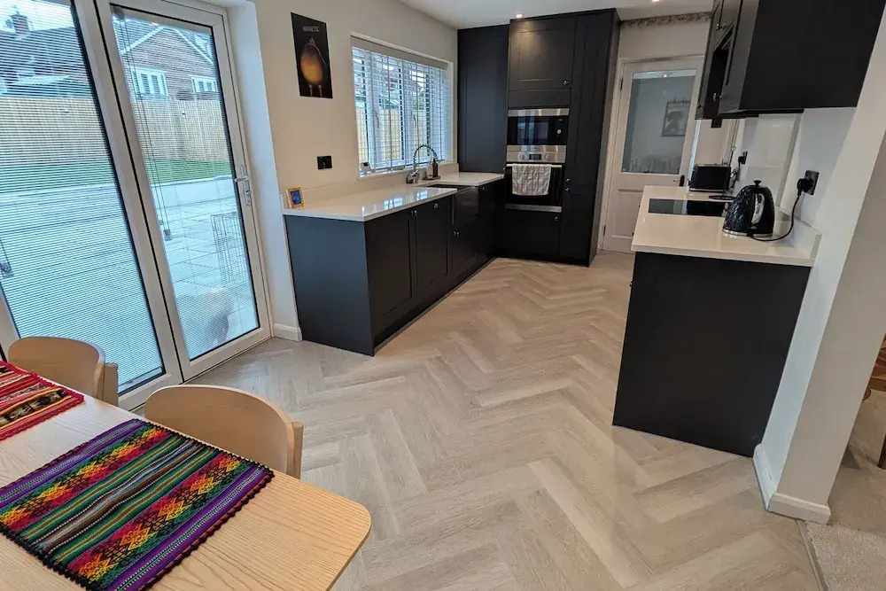 3 Bed-sleeps 5-garden-parking-pets