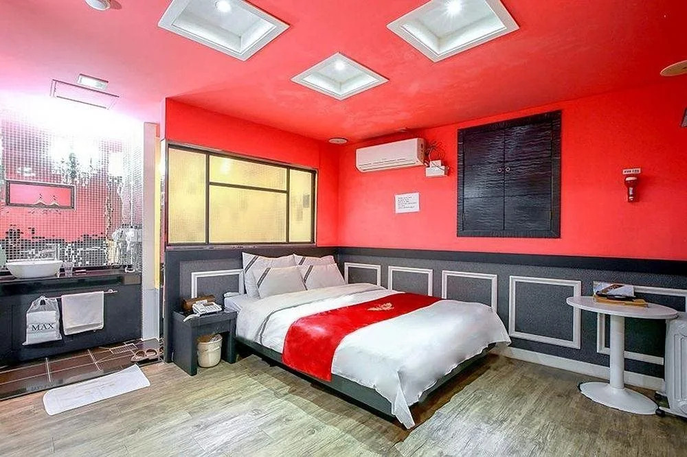 Max Hotel