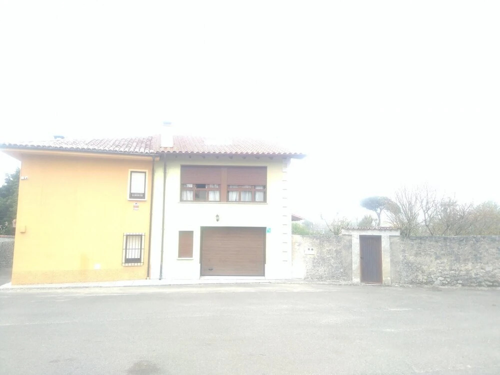 House With 2 Bedrooms in Póo, With Wonderful Mountain View and Enclosed Garden Near the Beach