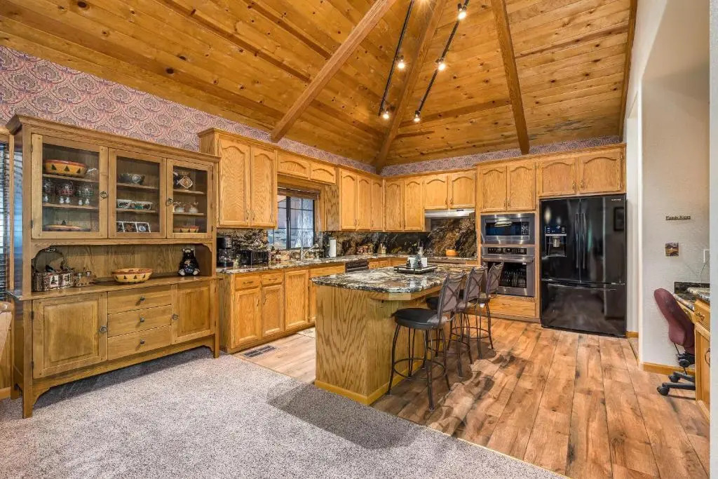 Rock Front Lodge