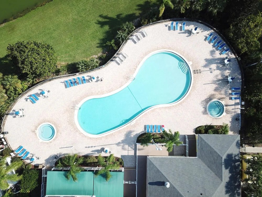 3 Bed 2 Bath Condo Bahama Bay Resort