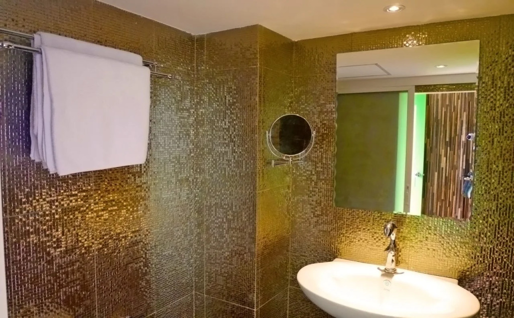 The Montana Lodge-Sathorn