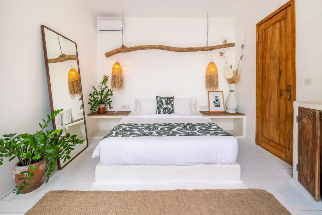 NEW! Rustic Interior design Private Villa 3 BR Umalas w staff 25 Disc