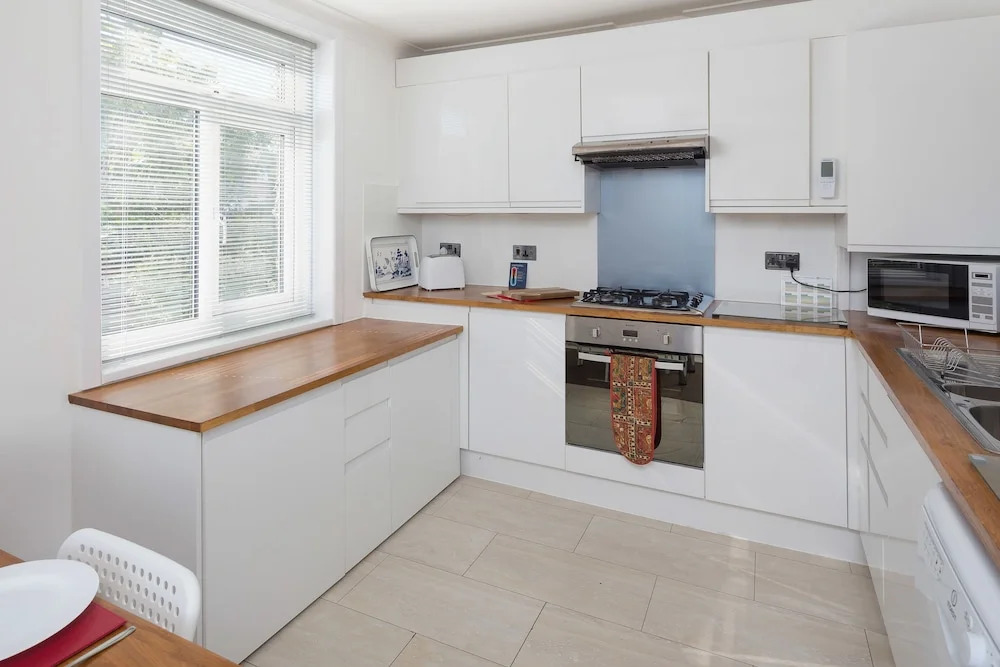 Milford On Sea Detached Bungalow