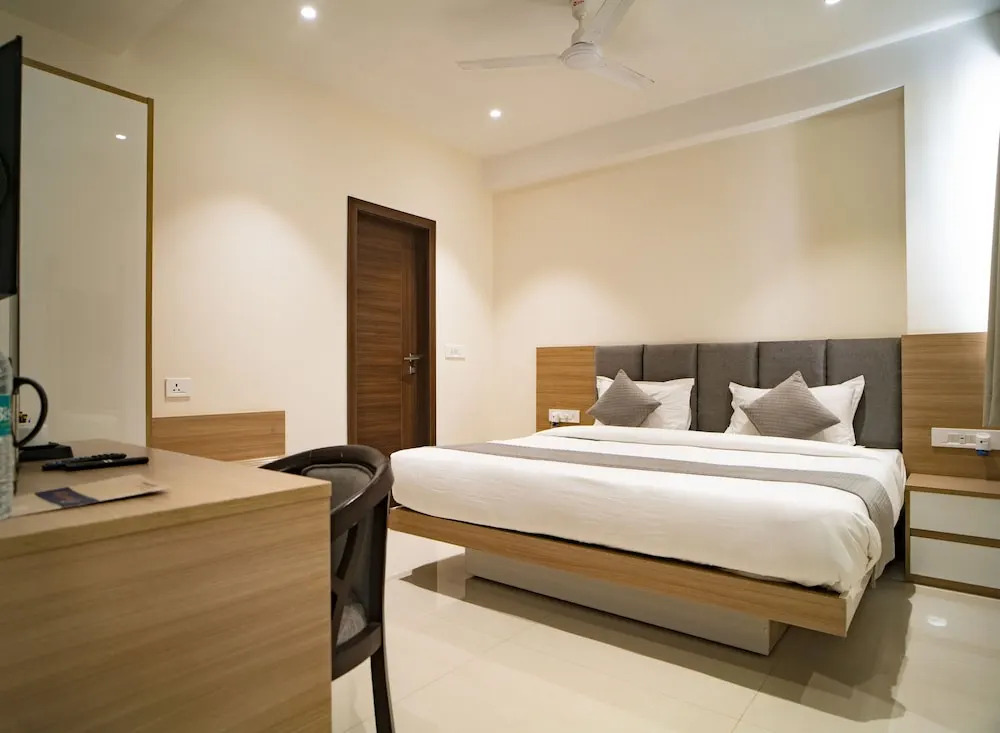 THE MANGAL VIEW RESIDENCY - A Luxury Boutique Business Hotel