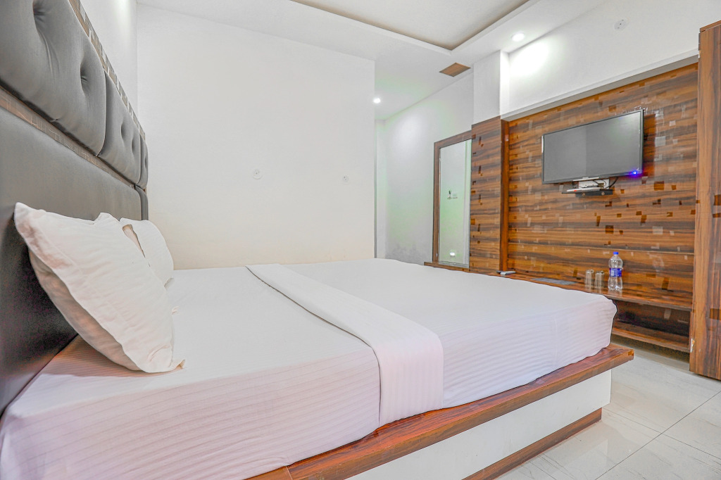 FabHotel Green Origins