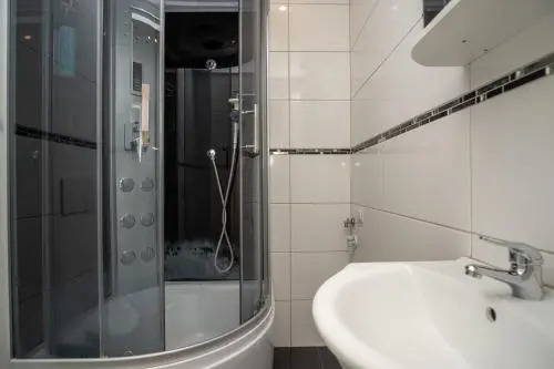 Airport Apartment
