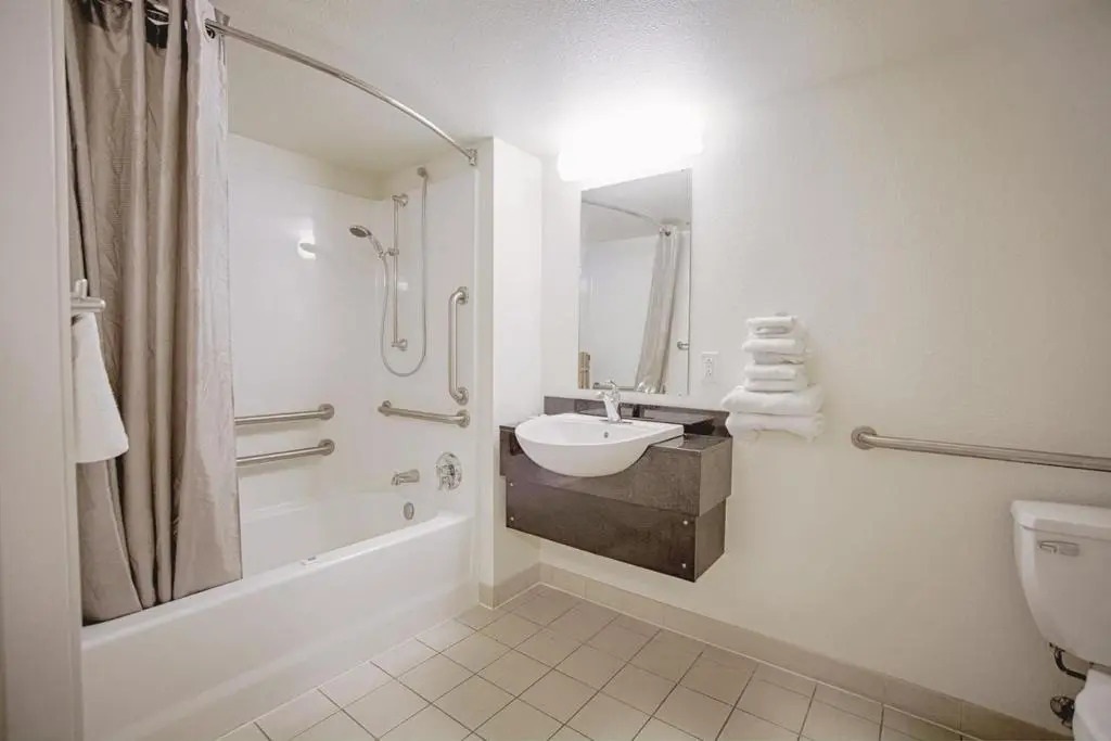 Motel 6 East Syracuse, NY - Airport