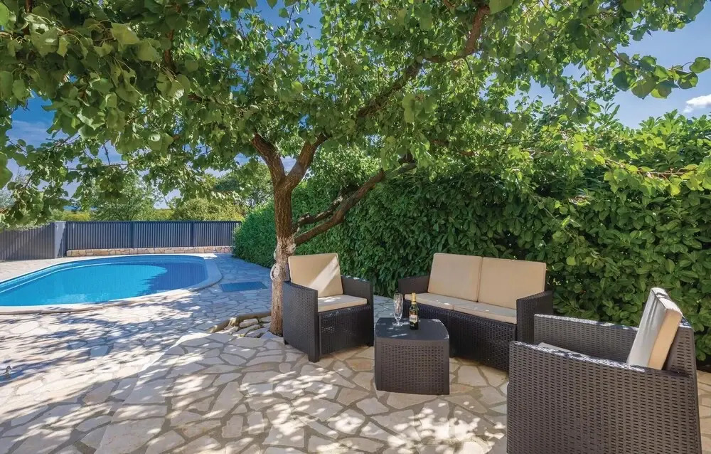 Amazing Home in Poljica With Wifi and 4 Bedrooms