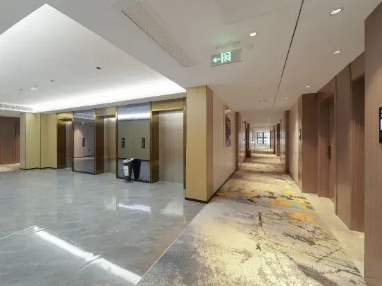 Yeste International Hotel (Fangchenggang Taohuawan Square)