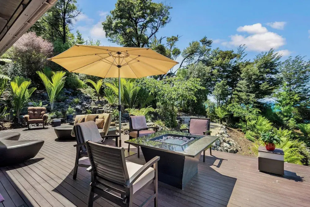 Oceanview Penthouse Suite & Beach Access