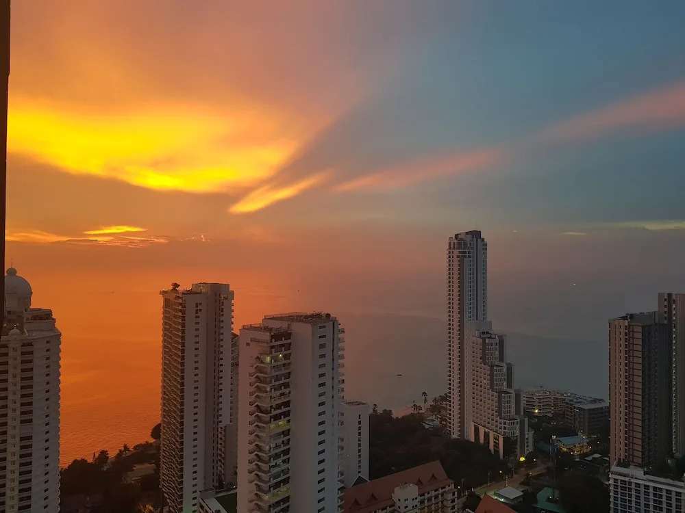 Riviera 1BR Sea View A804