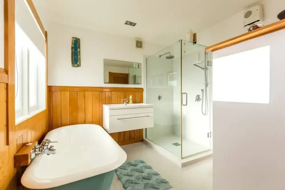 3 Bedroom Family Home With Harbour Views in Westmere