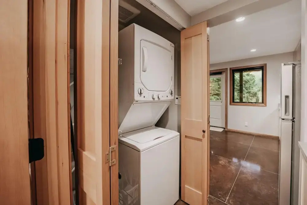 Ensuite 08 - A Newly Remodeled Studio - A Perfect Romantic Getaway
