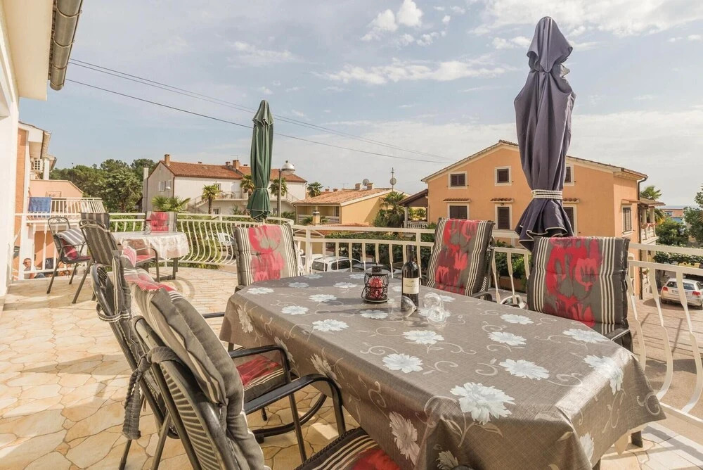 Awesome Apartment in Porec With 4 Bedrooms and Wifi
