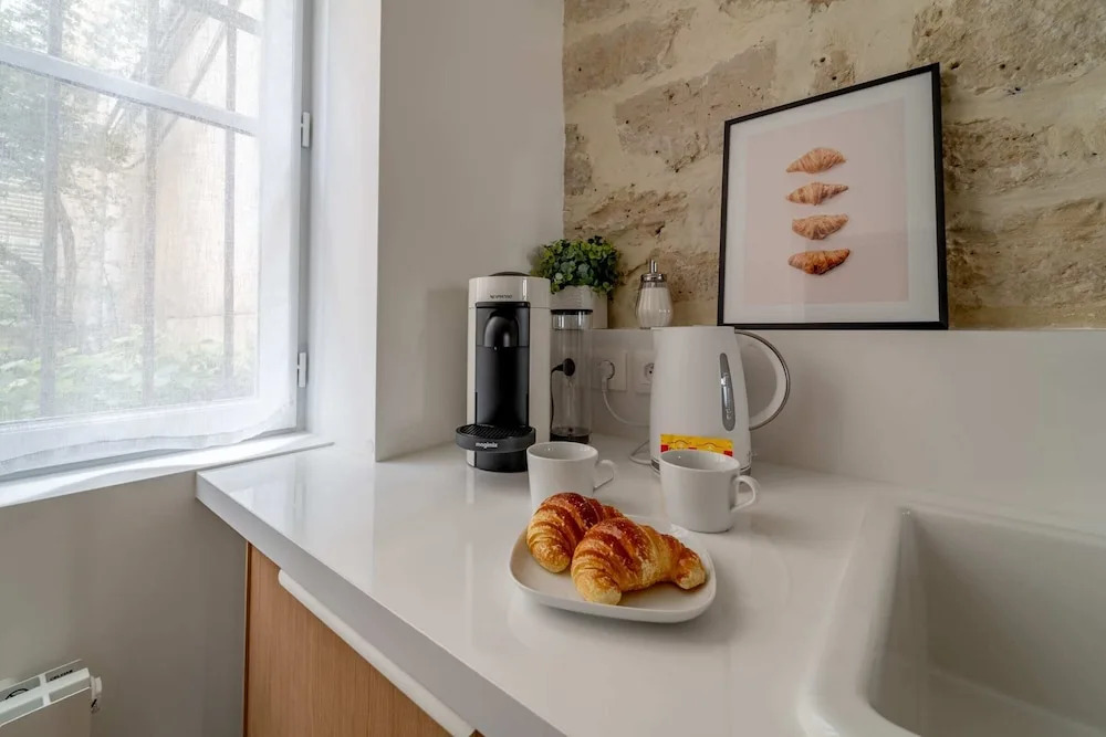 Beautiful 2-bedroom Apartment in South Pigalle