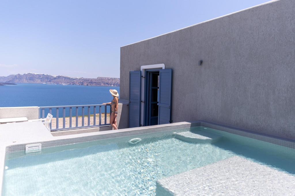 Acroterra Rosa Luxury Suites & Spa