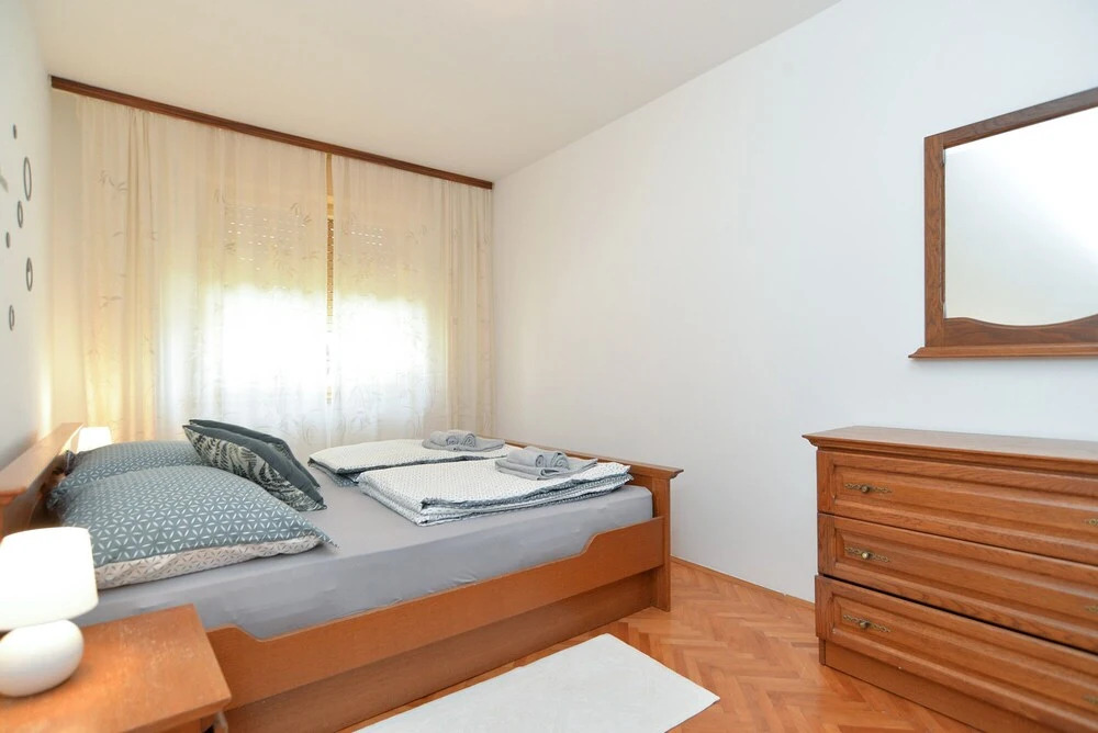 Apartment 1905