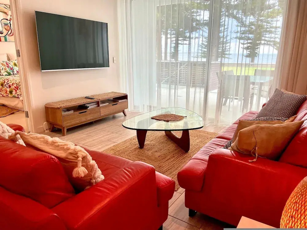 Breeze Beachfront Apartment no 9
