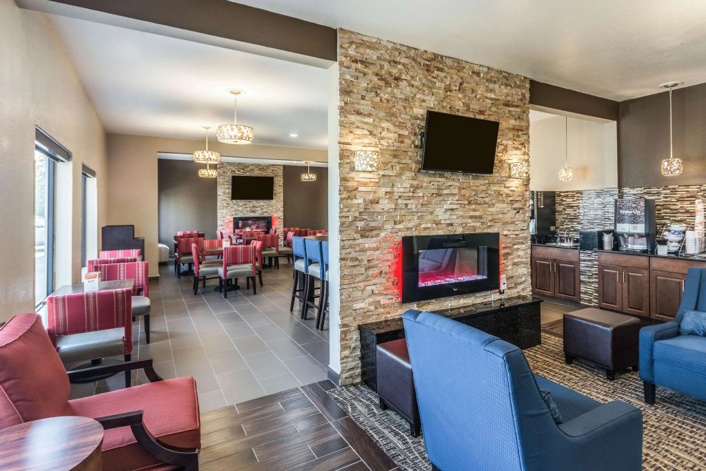 Comfort Inn & Suites