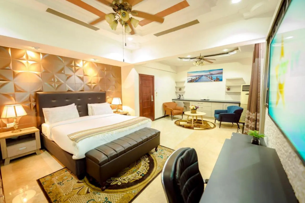 Lantana Hotel