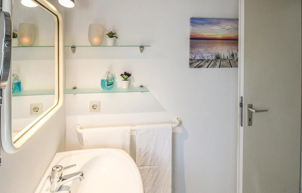 Awesome Home in Nonnenhorn With 1 Bedrooms