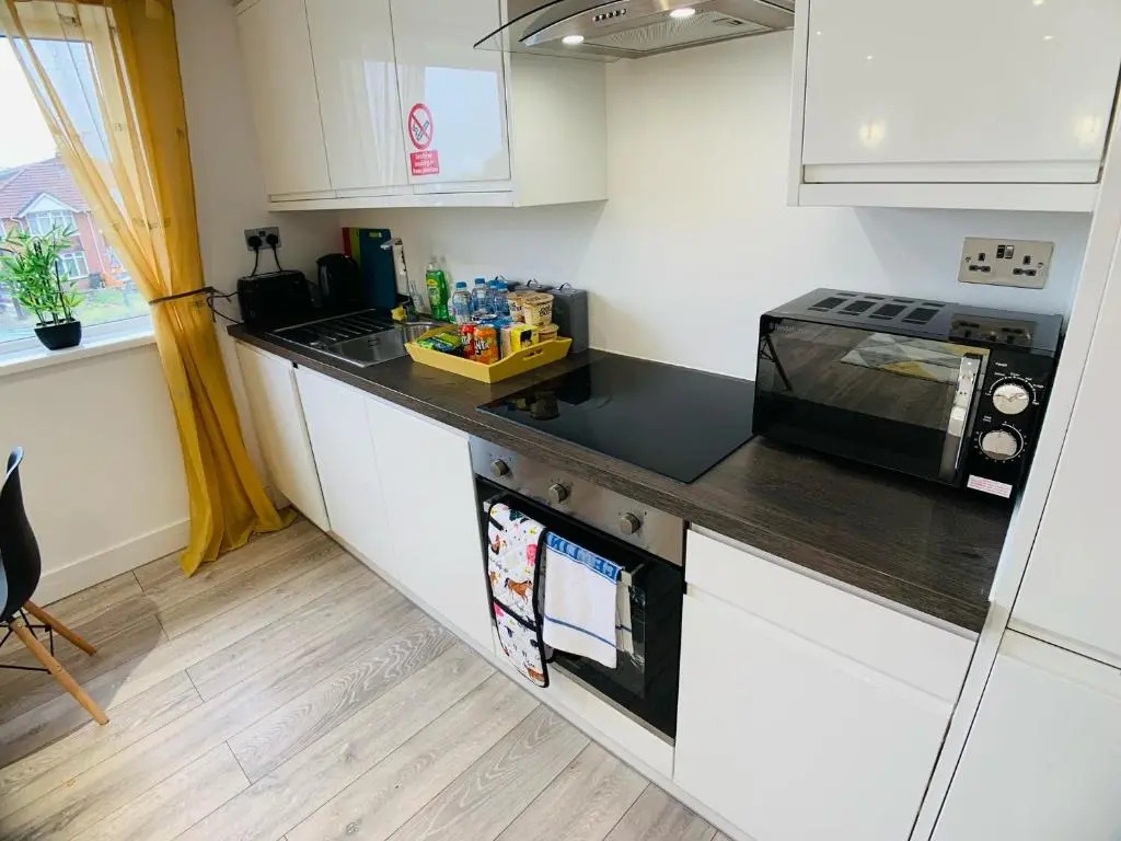 Springfield Apartment by Southwest Rooms - Free Parking & Netflix