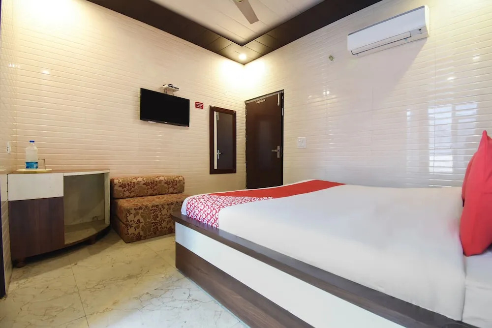 OYO 4430 Hotel Holy city