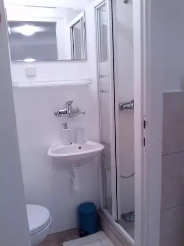 Assi Room