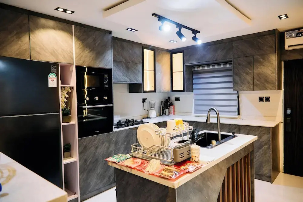 Mo's Place by Zuno Homes