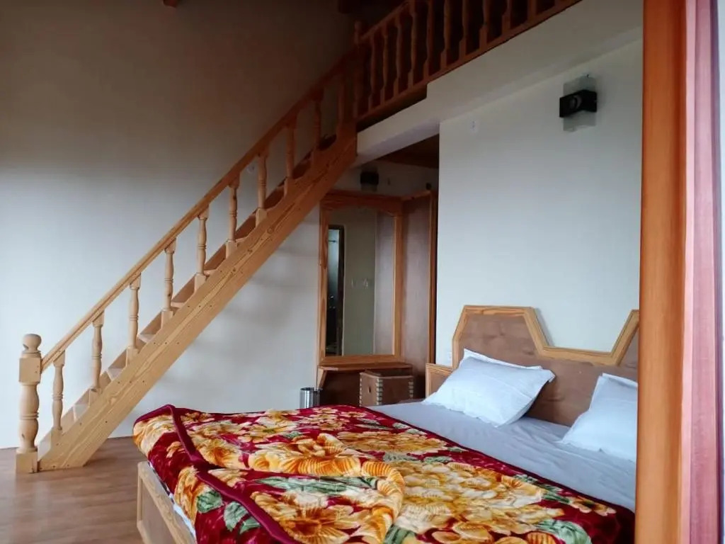 Elphinstone Inn