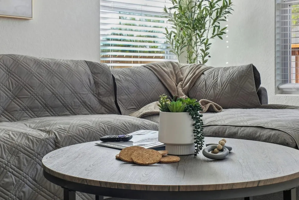 Perfect 2BR 2BA Base Clean Modern Near Downtown