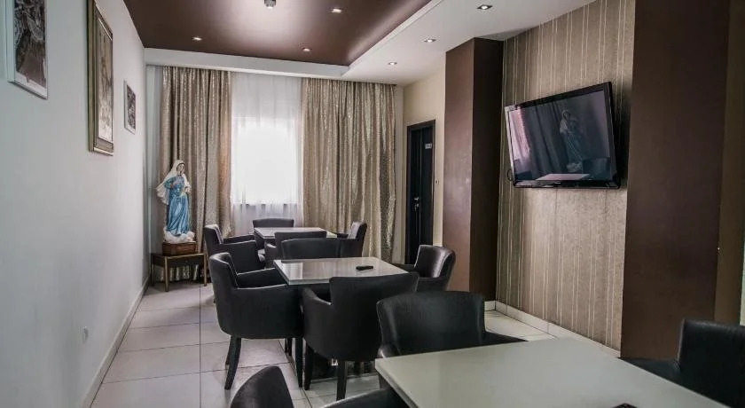 Hotel Lux