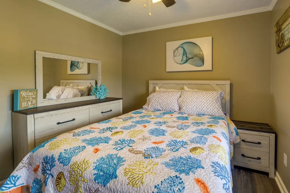 North Topsail Beach Vacation Rental w/ Balcony!