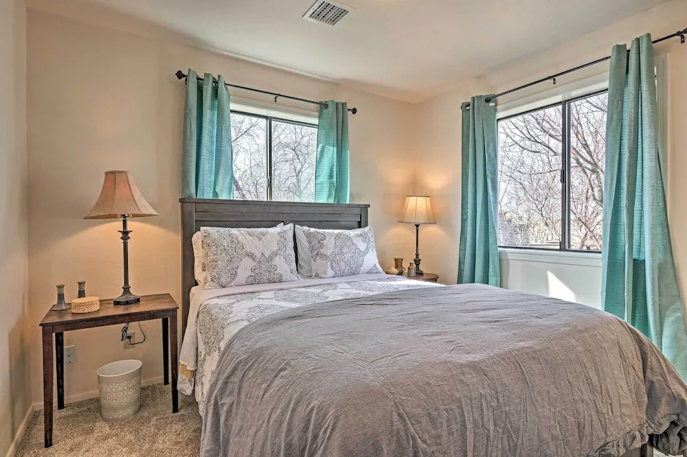 'the Eagar House' White Mountains Gem w/ Views!