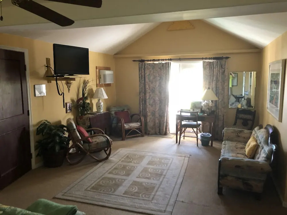 Sea Breeze Manor Inn