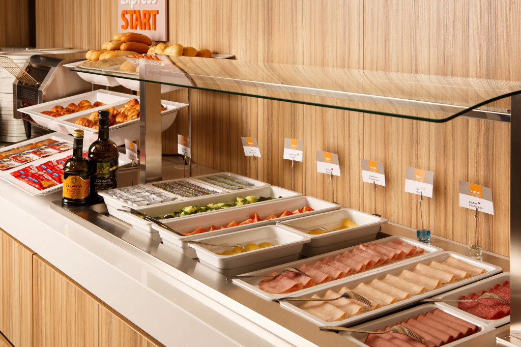 Holiday Inn Express Rotterdam - Central Station by IHG