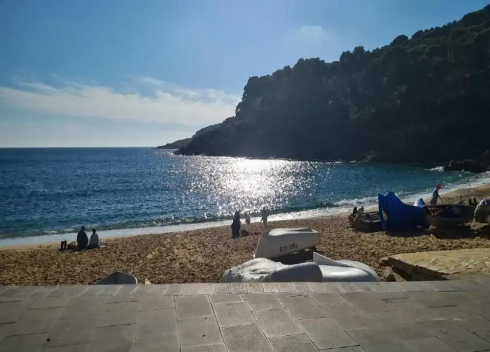 Studio in Spain Near Beach & Mountain Views