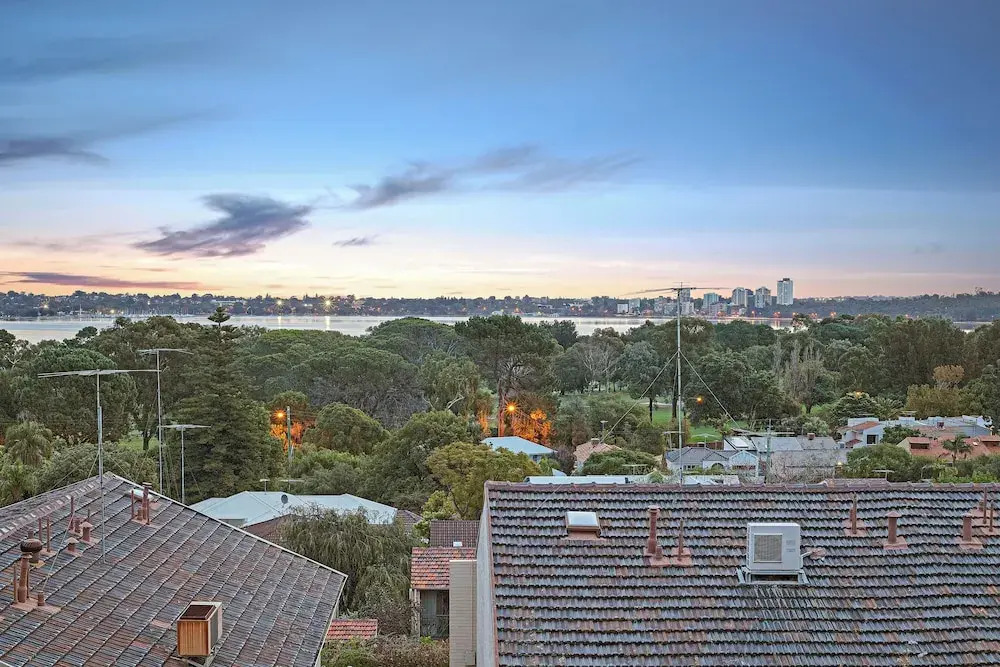 Spectacular Views South Perth1br