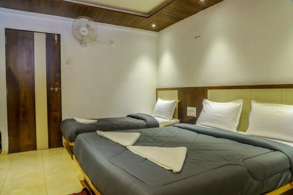Hotel Pushkaraj