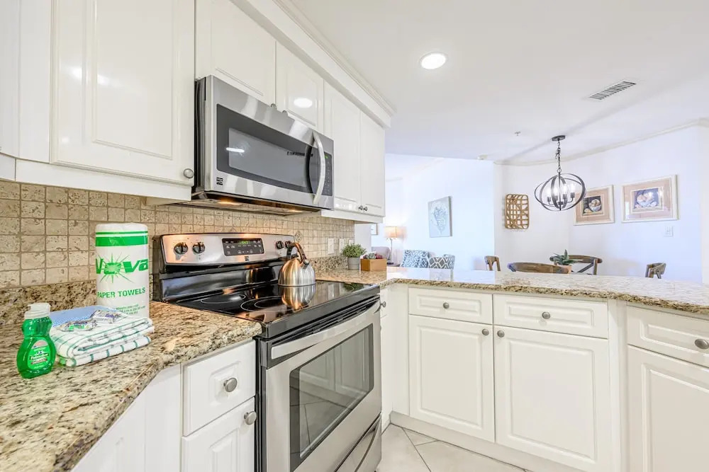 Westwinds 4779 - Flr9 - 2BR 2BA -