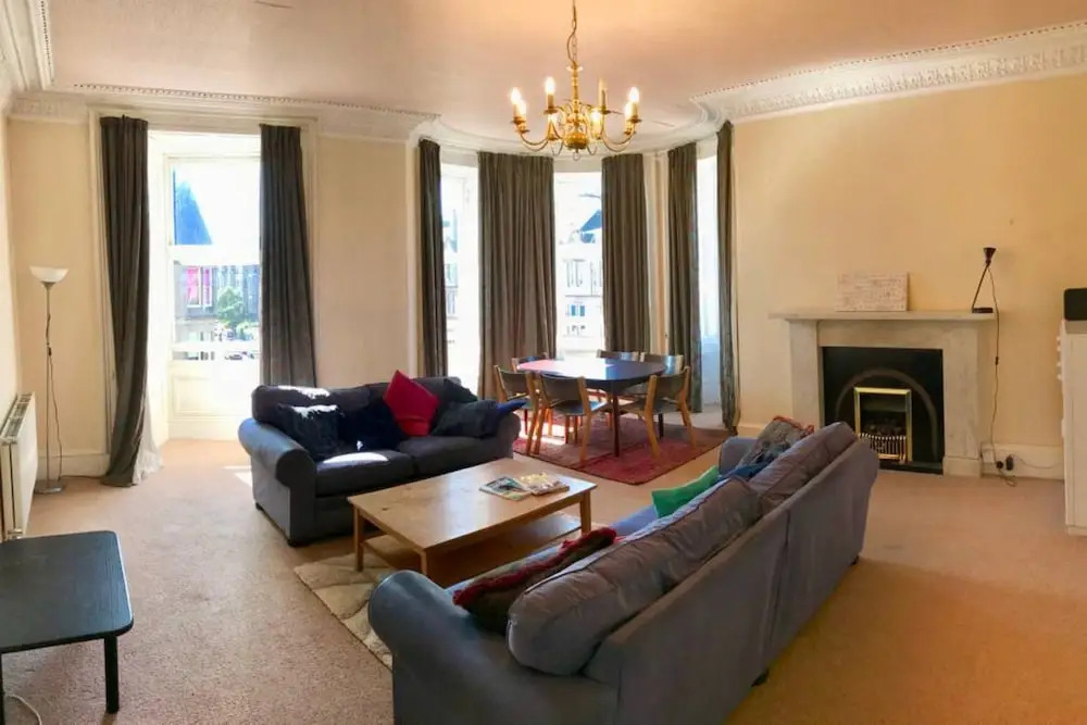 Fabulous 6 Bedroom Edinburgh Apartment