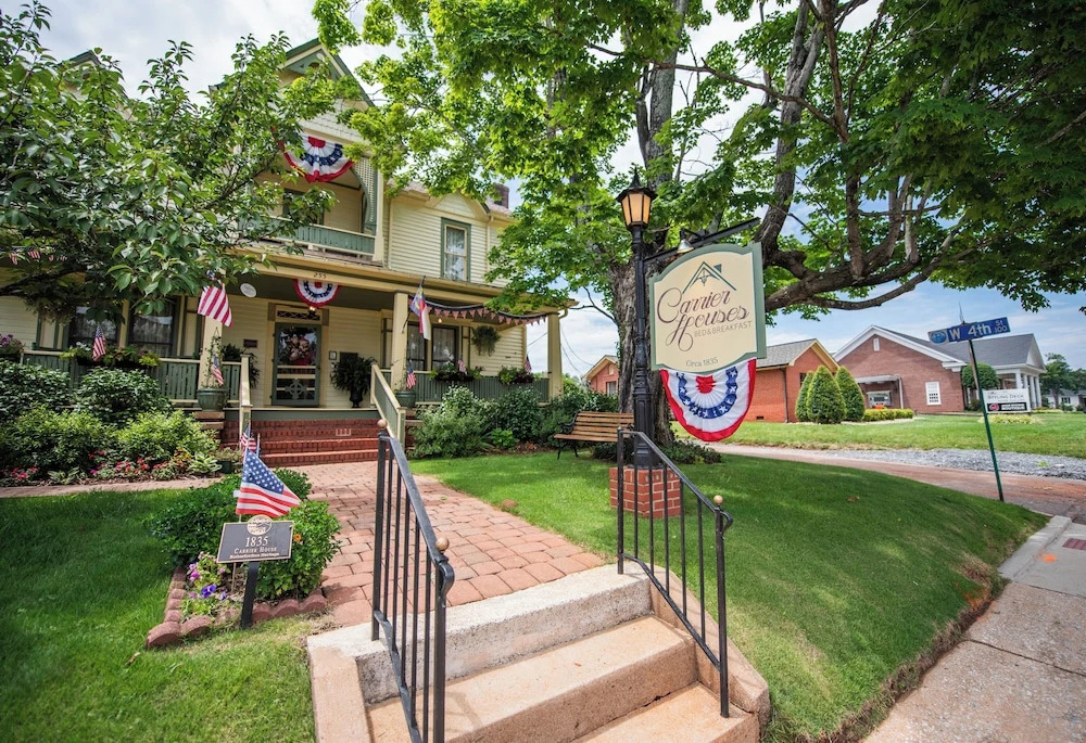 Carrier Houses Bed & Breakfast