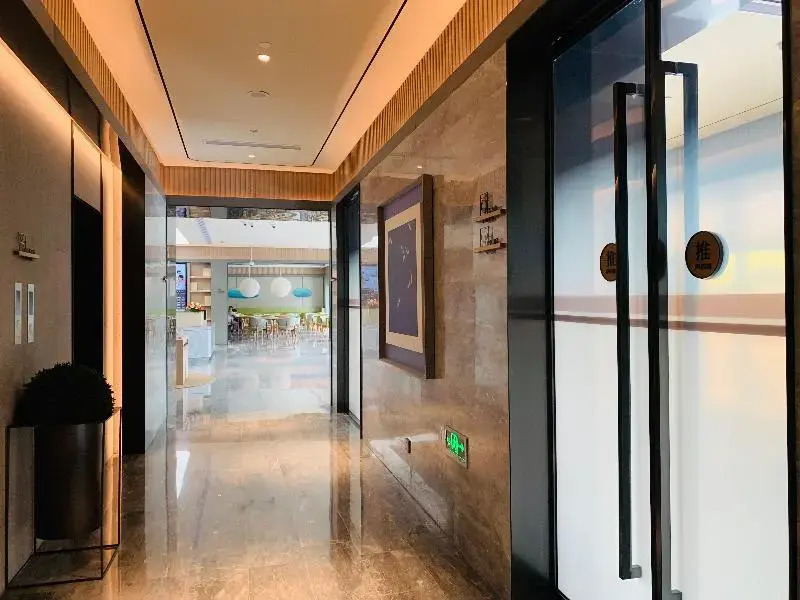 Orange Hotel Shanghai Meilong Wanhui International Plaza