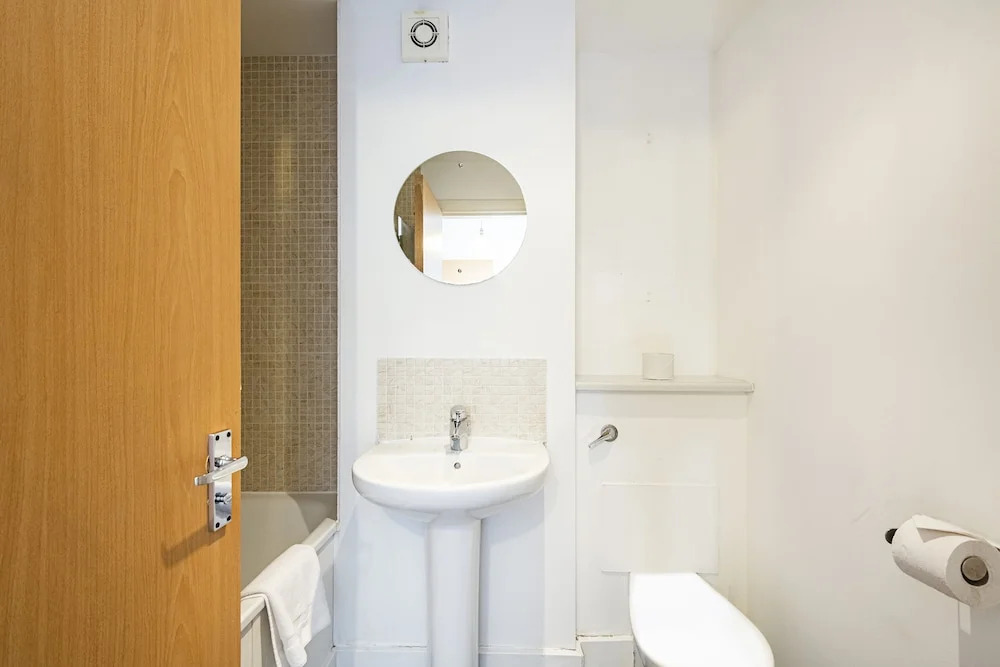 2 Bed Apartment Near Bow Road Station